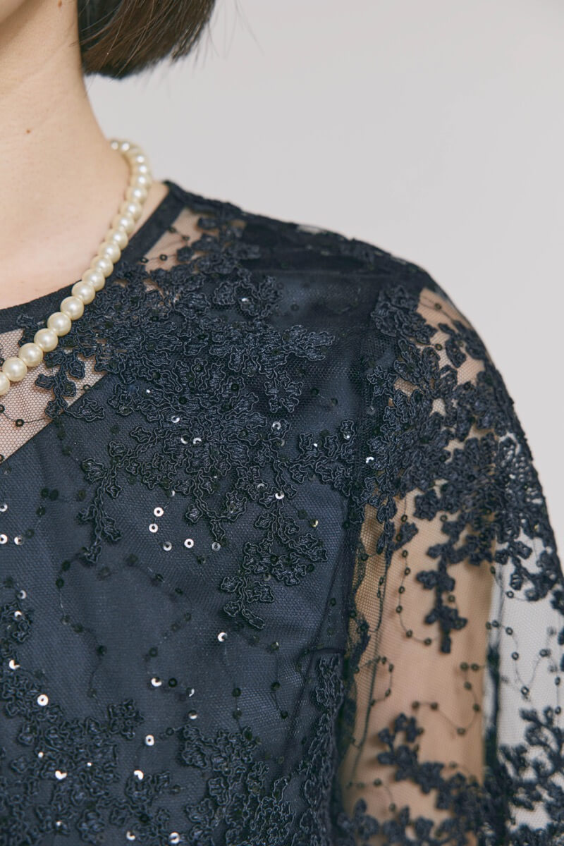 ネイビーのシャイニーレースレイヤードドレス [ 店頭販売価格 49,500円 ]