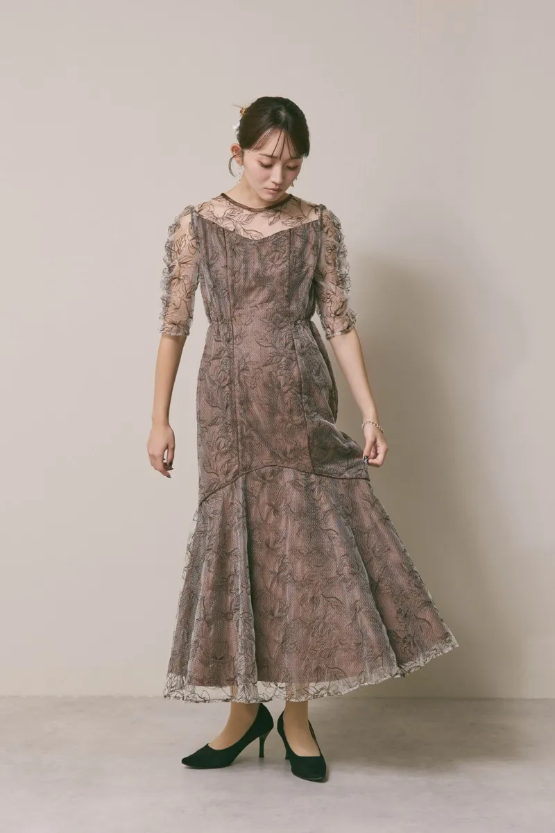 ブラウンのフローラルチュールマーメイドドレス