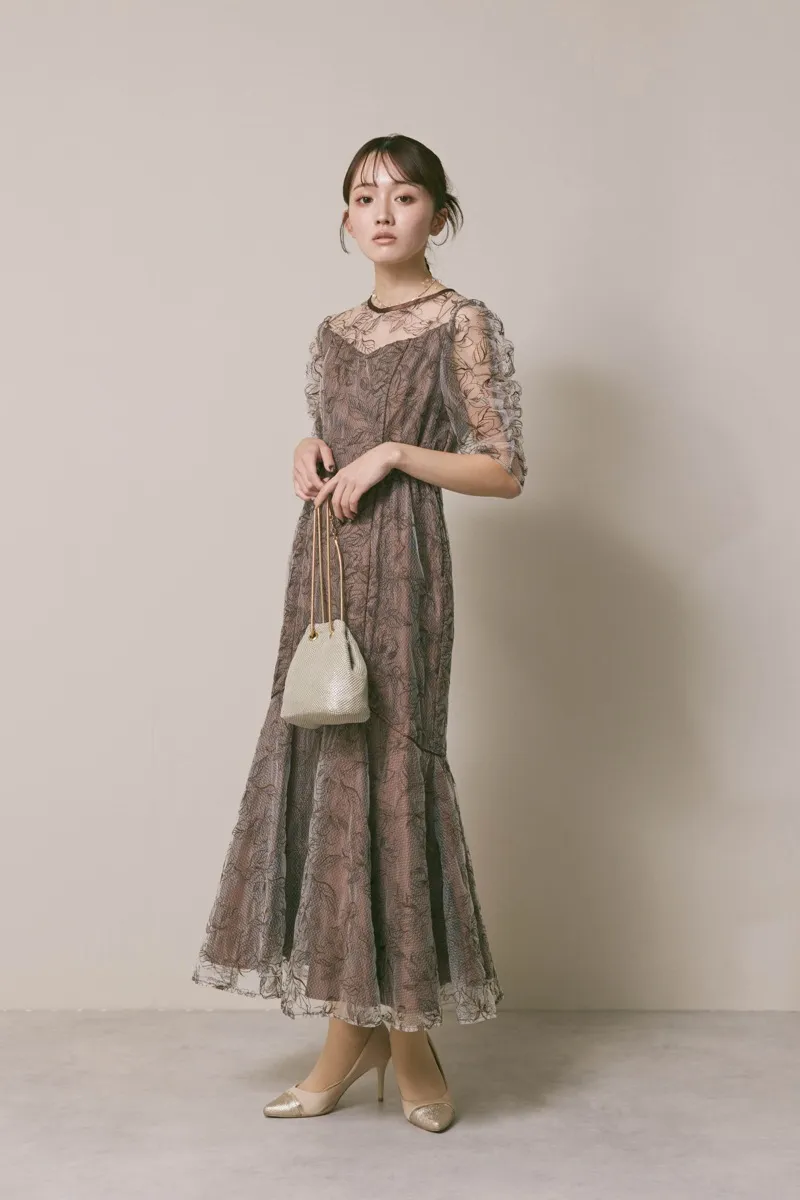 ブラウンのフローラルチュールマーメイドドレス