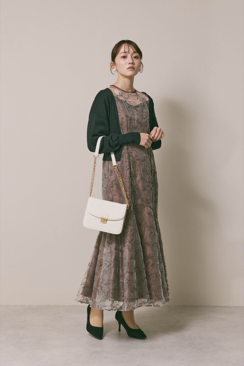 ブラウンのフローラルチュールマーメイドドレス