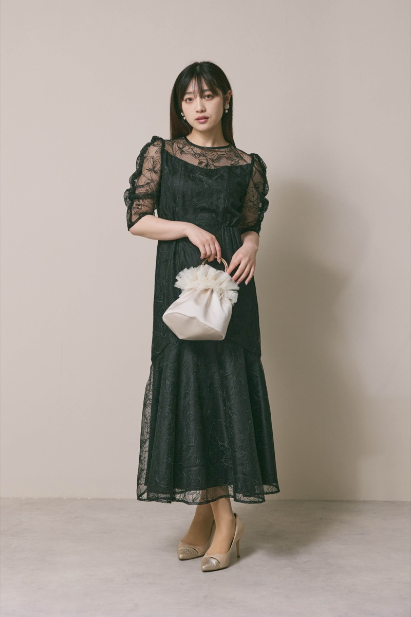 ブラックのフローラルチュールマーメイドドレス