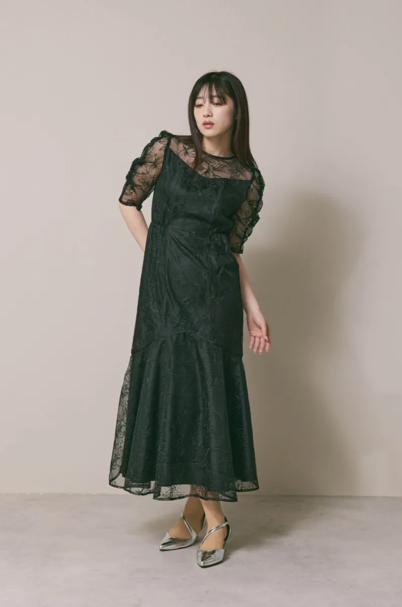 ブラックのフローラルチュールマーメイドドレス