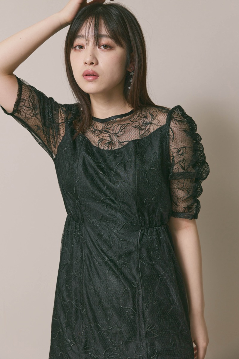 ブラックのフローラルチュールマーメイドドレス