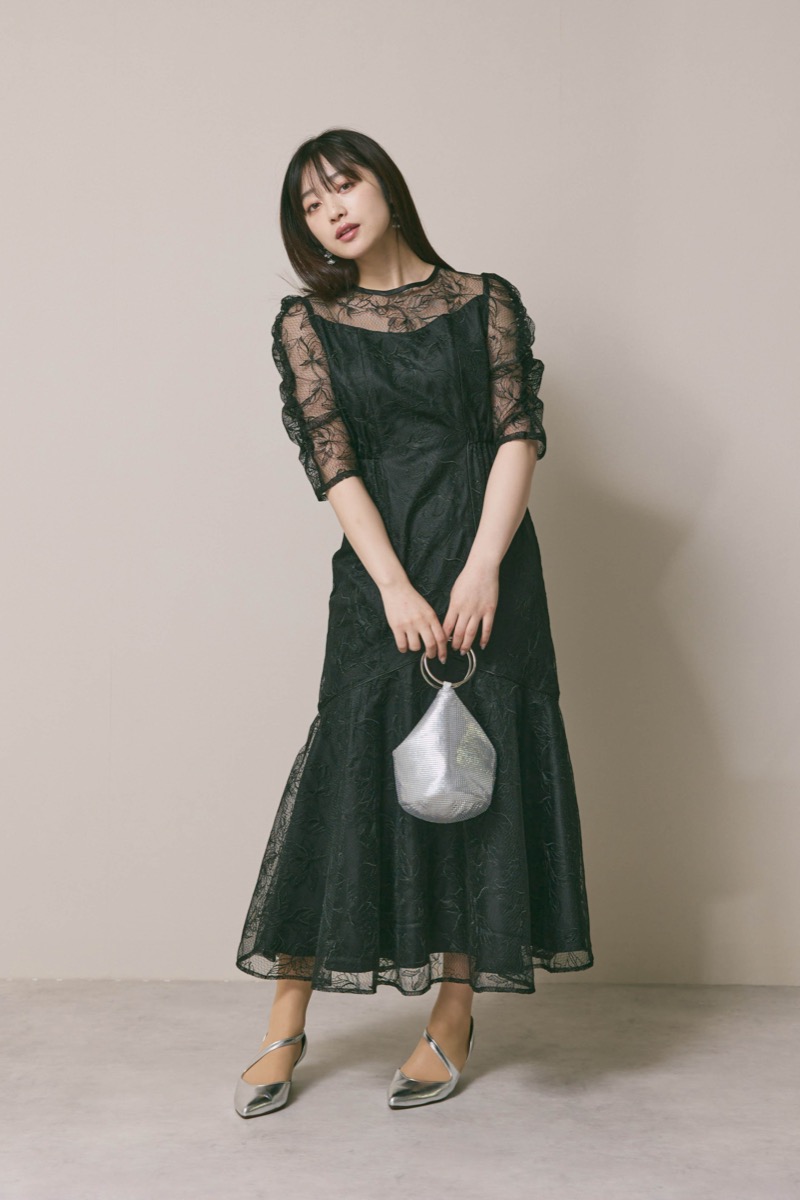 ブラックのフローラルチュールマーメイドドレス