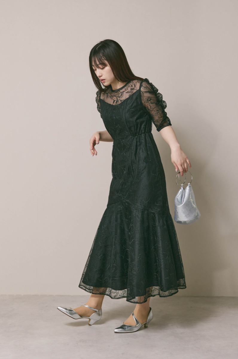 ブラックのフローラルチュールマーメイドドレス