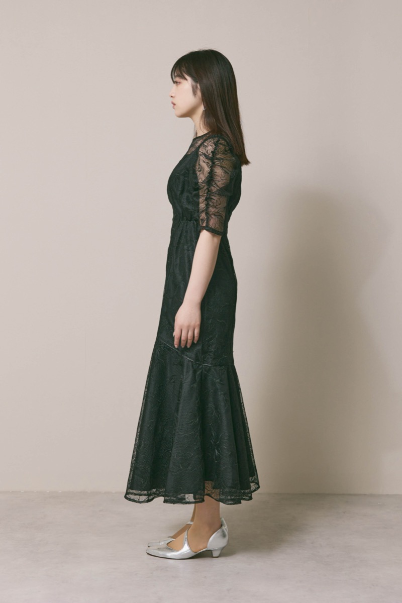 ブラックのフローラルチュールマーメイドドレス