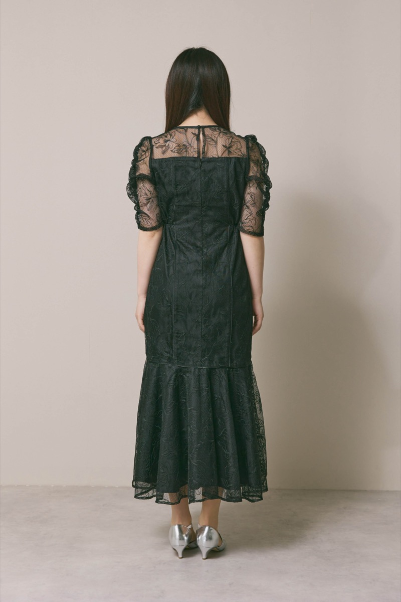 ブラックのフローラルチュールマーメイドドレス