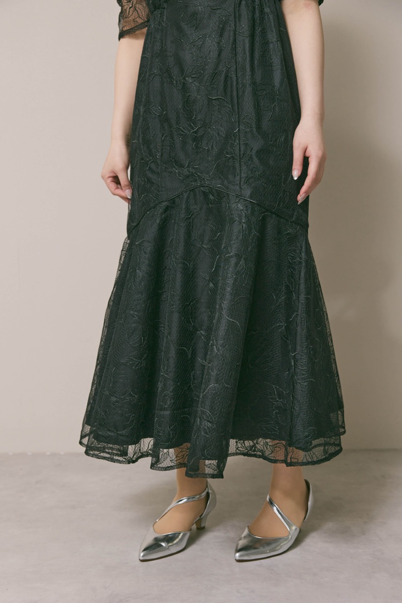 ブラックのフローラルチュールマーメイドドレス