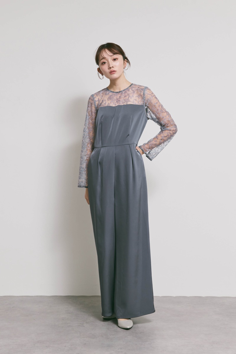 グレーのシークインエンブロイダリーパンツドレス