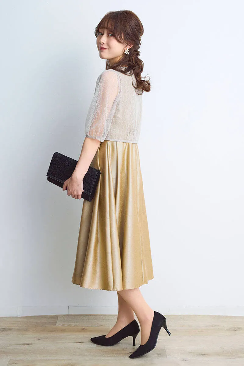 ベージュゴールドのレースボレロ付きシャンタンドレス