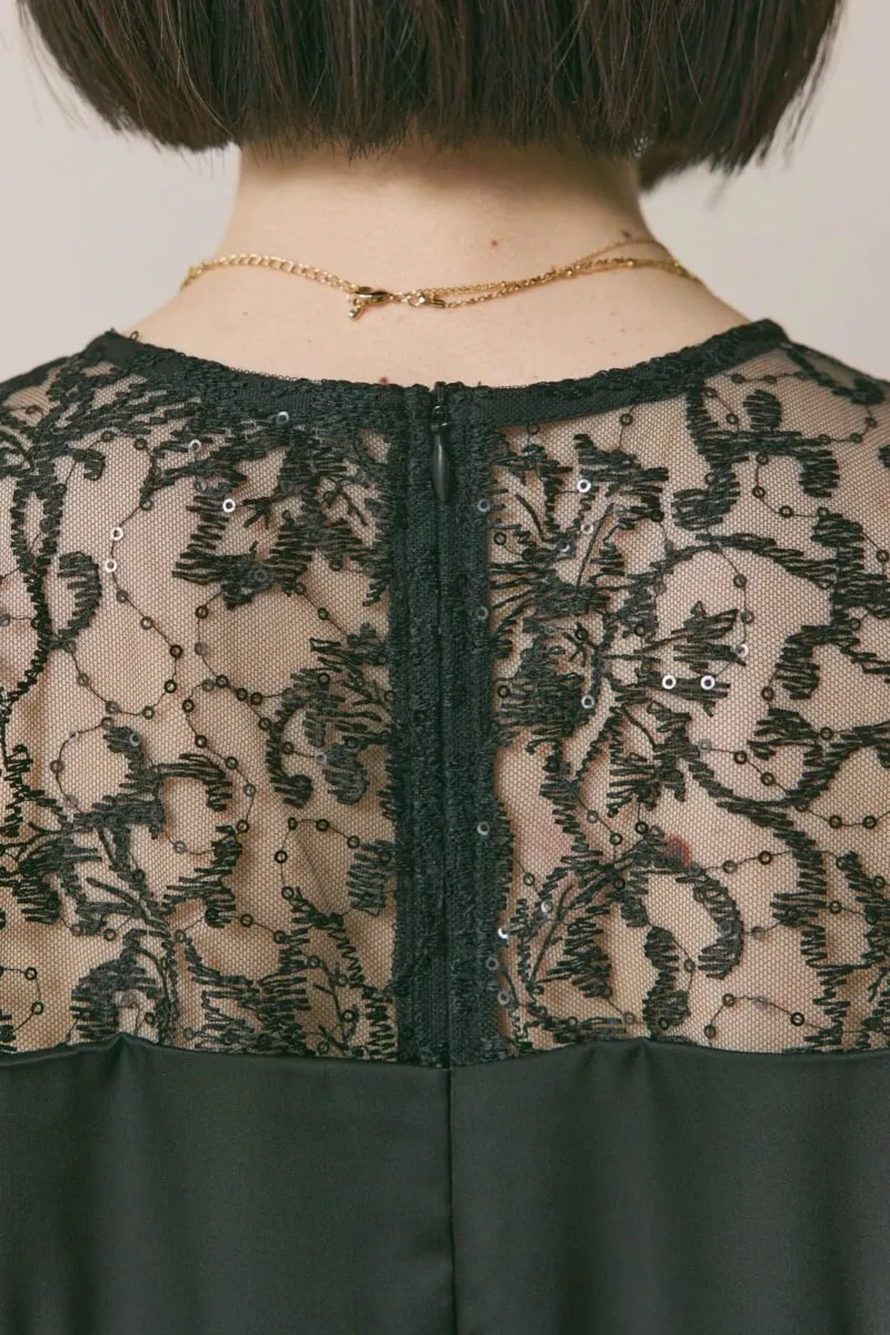 ブラックのシークエンブロイダリーパンツドレス