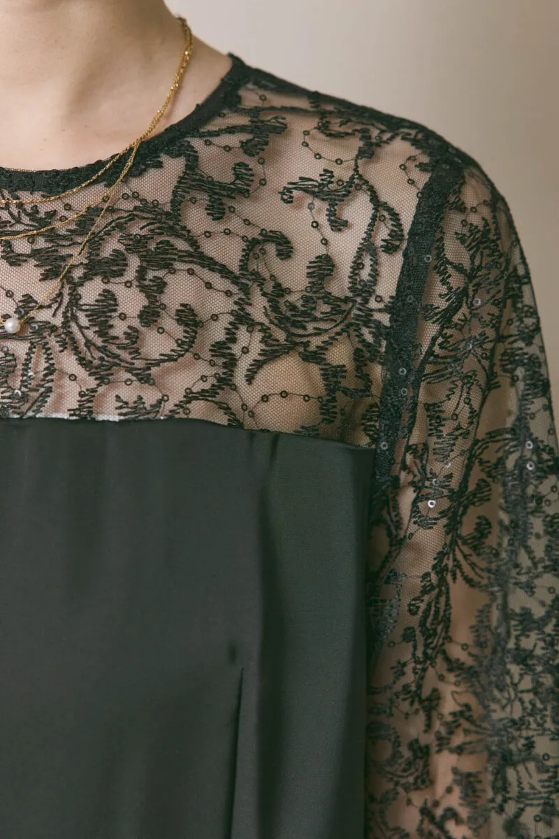 ブラックのシークエンブロイダリーパンツドレス