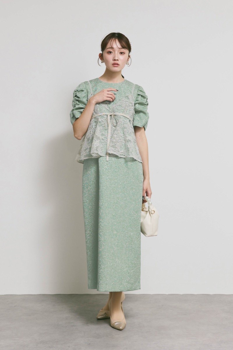 グリーンのスパンコールレースビスチェドレス