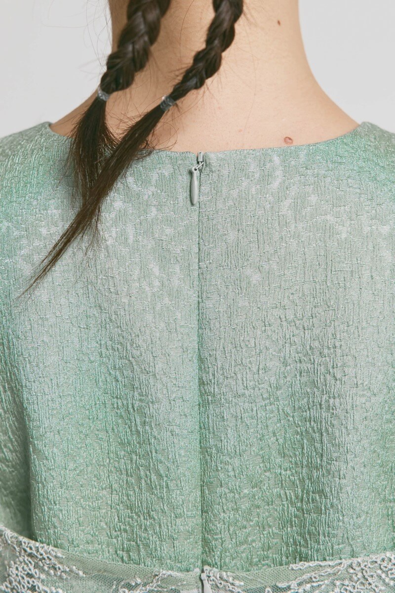 グリーンのスパンコールレースビスチェドレス