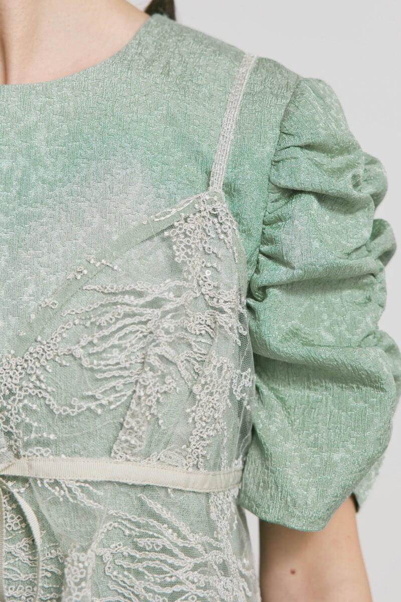 グリーンのスパンコールレースビスチェドレス