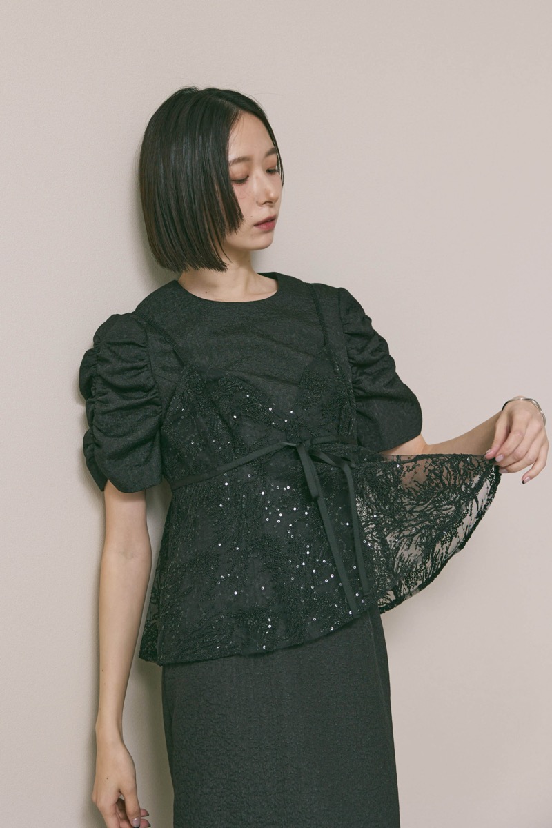 ブラックのスパンコールレースビスチェドレス