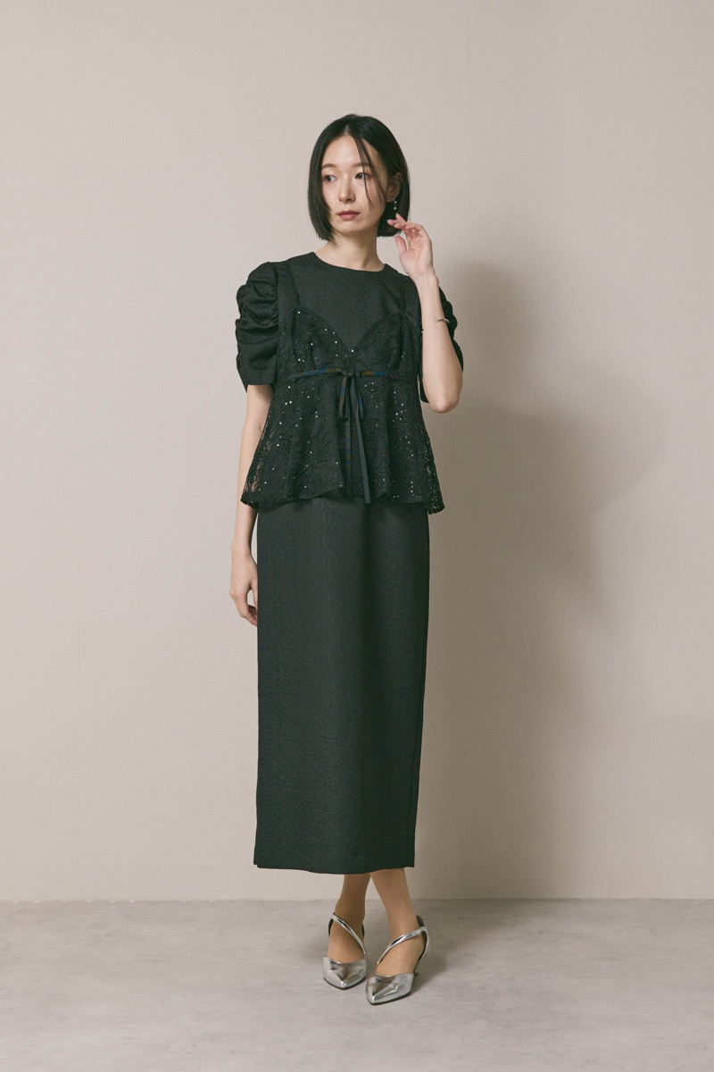 ブラックのスパンコールレースビスチェドレス