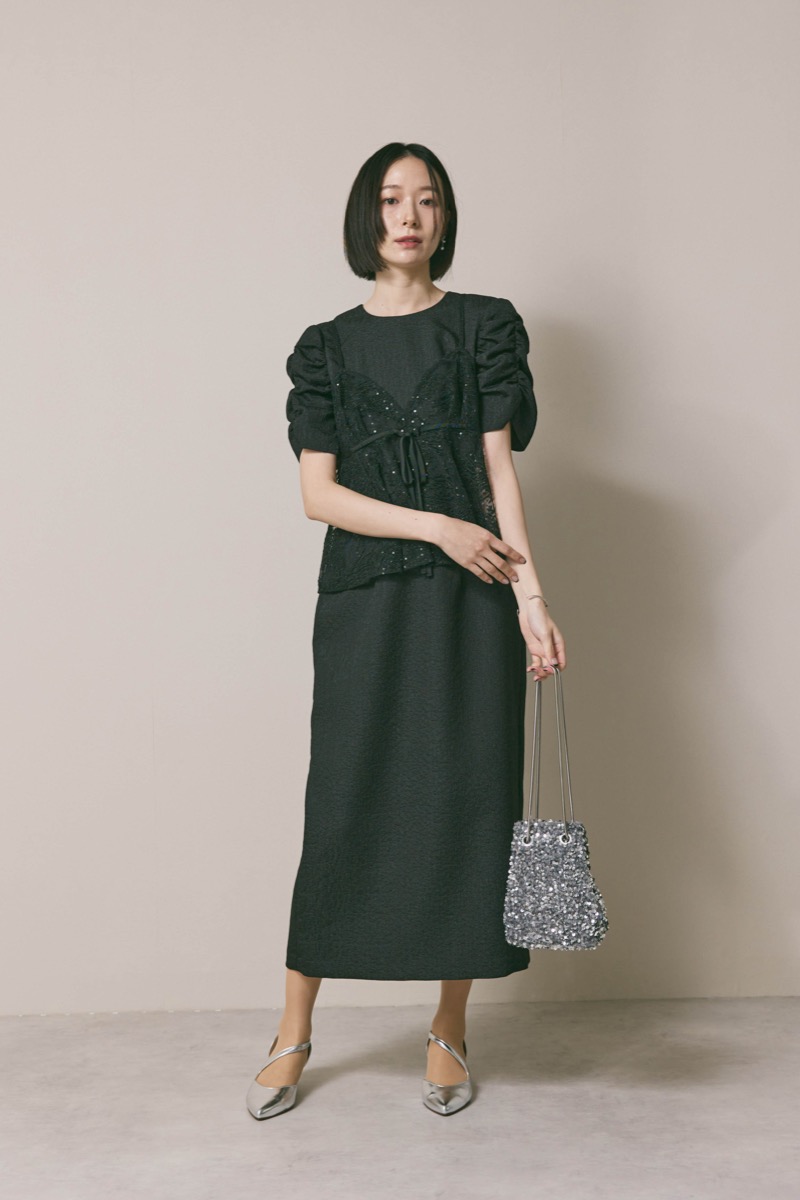 ブラックのスパンコールレースビスチェドレス