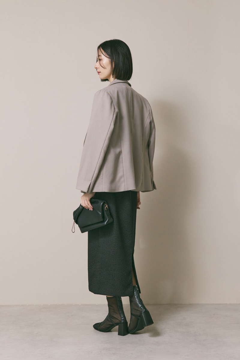 ブラックのスパンコールレースビスチェドレス