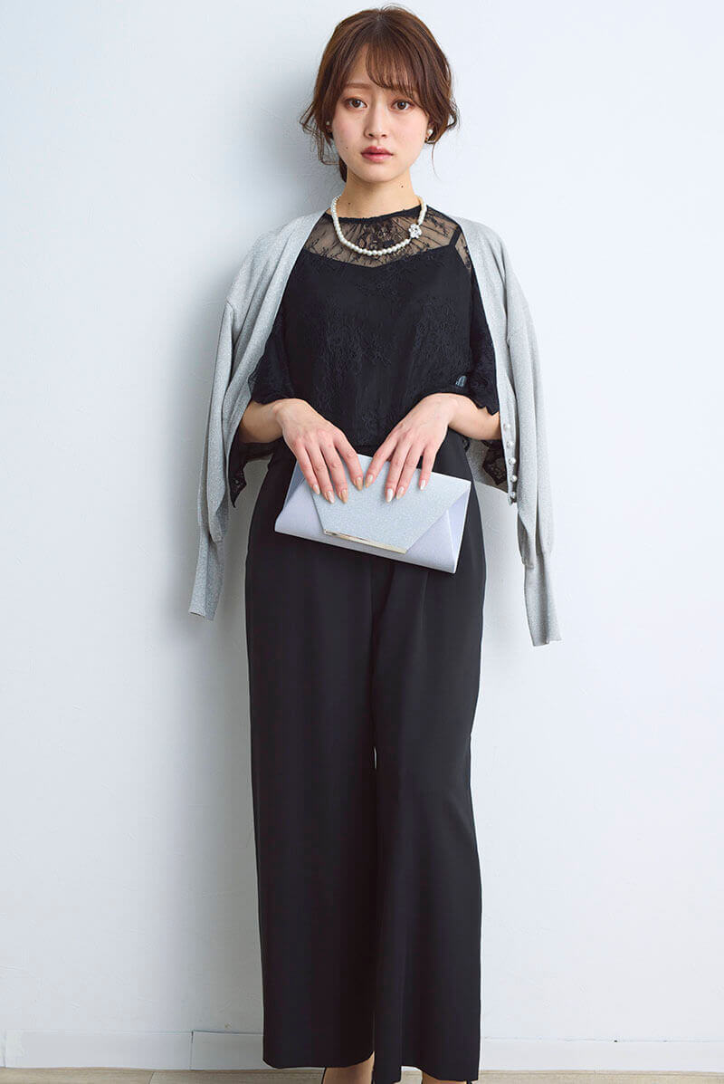 ブラックのレースブラウスセットオールインワン