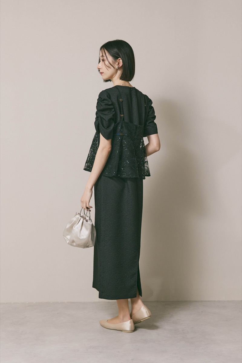 ブラックのスパンコールレースビスチェドレス