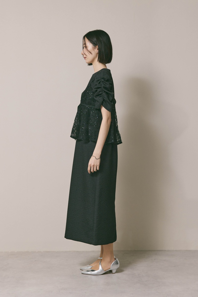 ブラックのスパンコールレースビスチェドレス