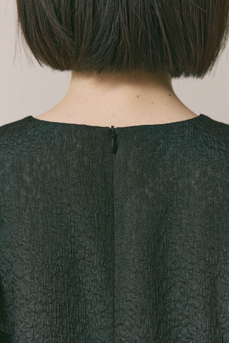 ブラックのスパンコールレースビスチェドレス