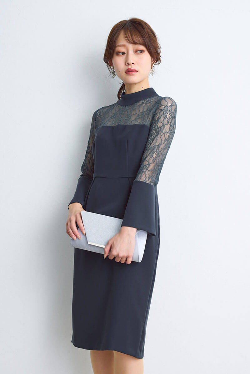 ネイビーのフレアカフスIラインドレス