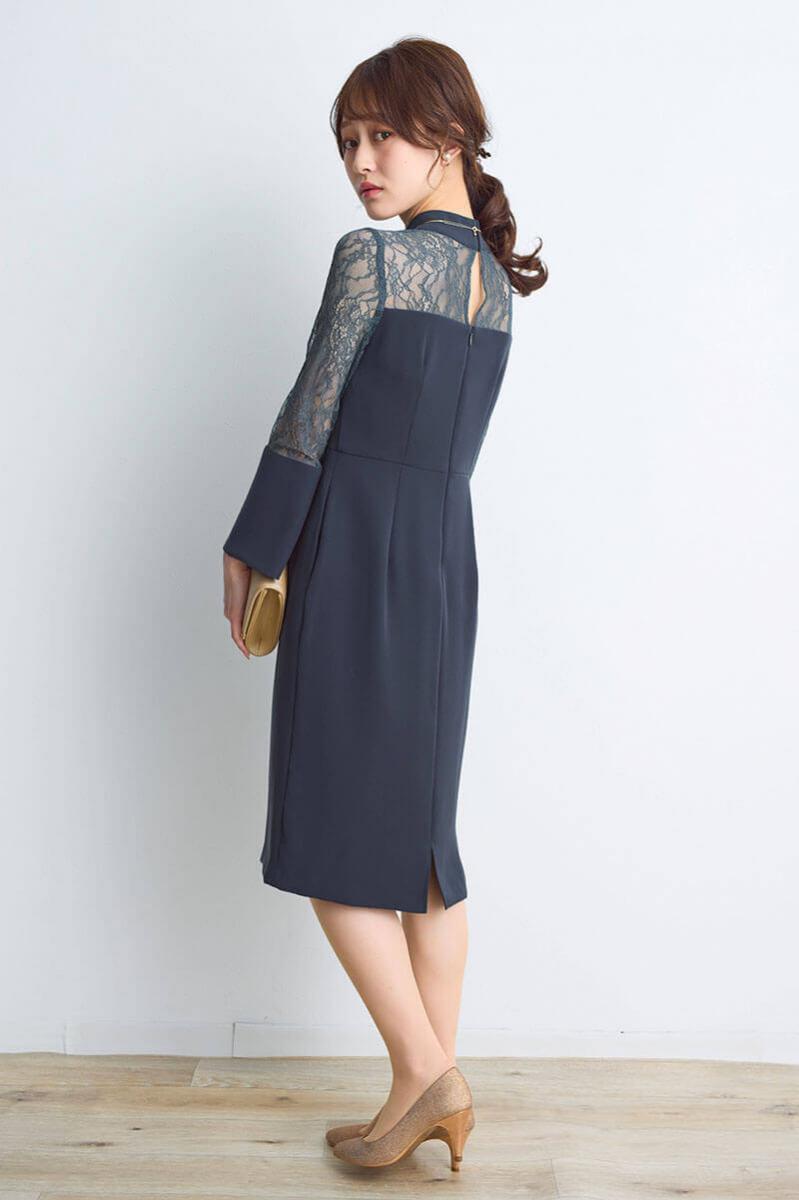 ネイビーのフレアカフスIラインドレス