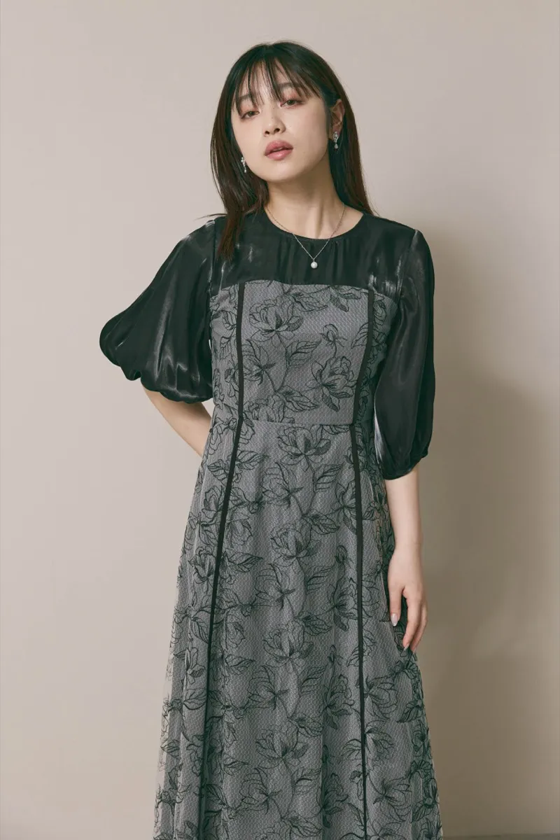 ブラックのパイピングレース切替ドレス