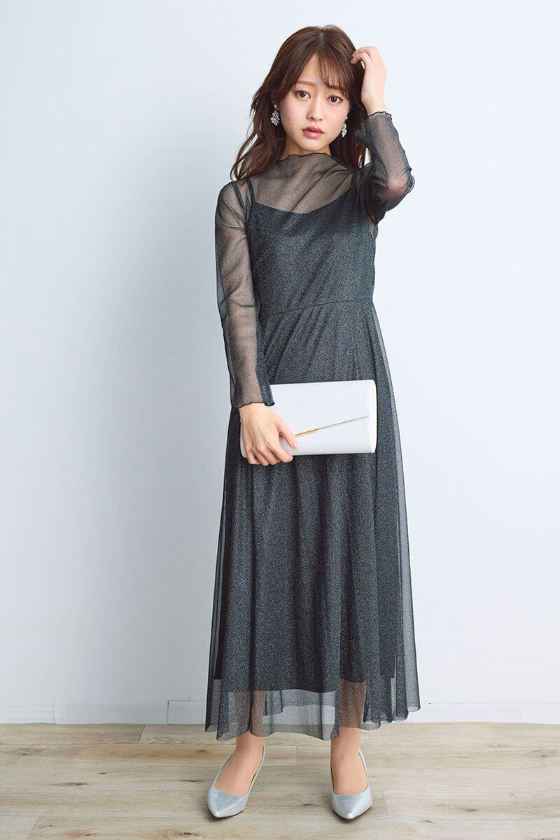 ブラックのラメチュールメロウドレス