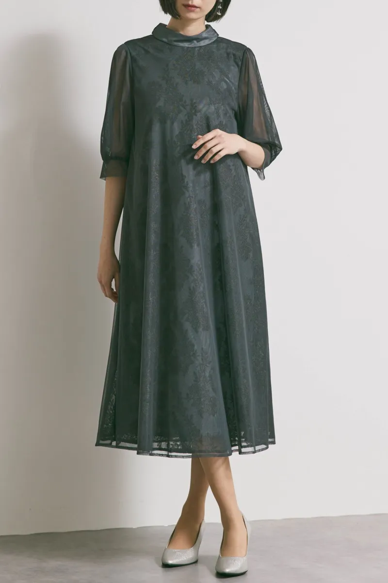 グレーのチュールレースAラインドレス