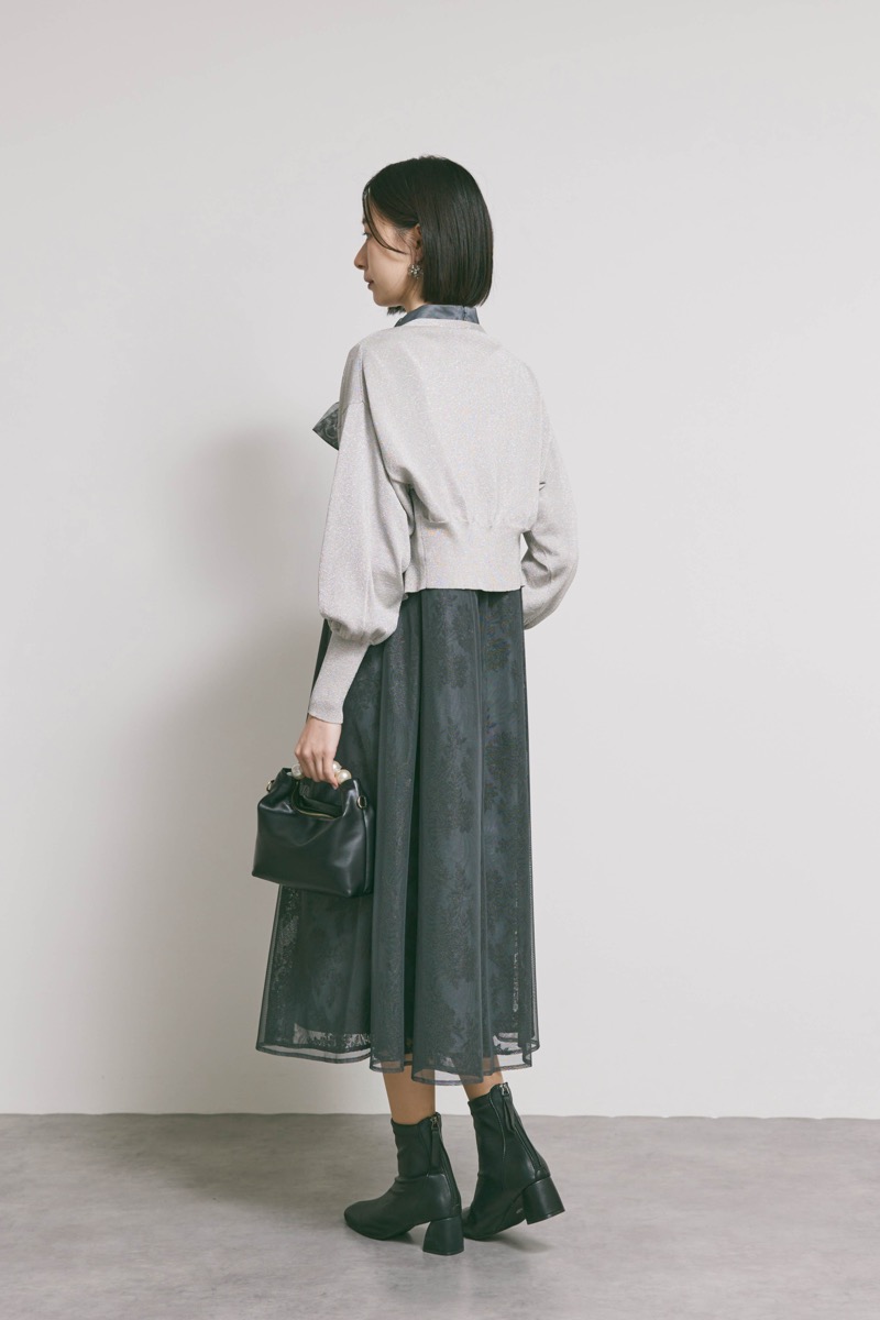 グレーのチュールレースAラインドレス