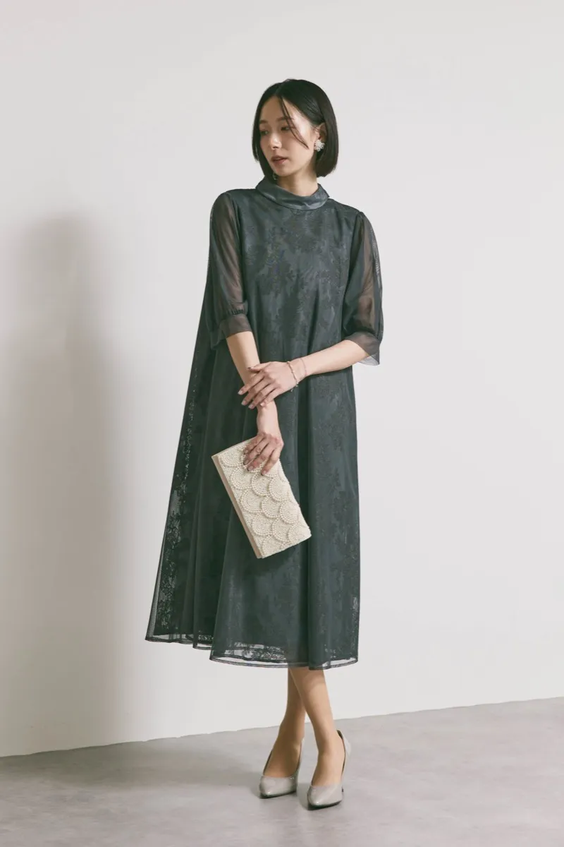 グレーのチュールレースAラインドレス