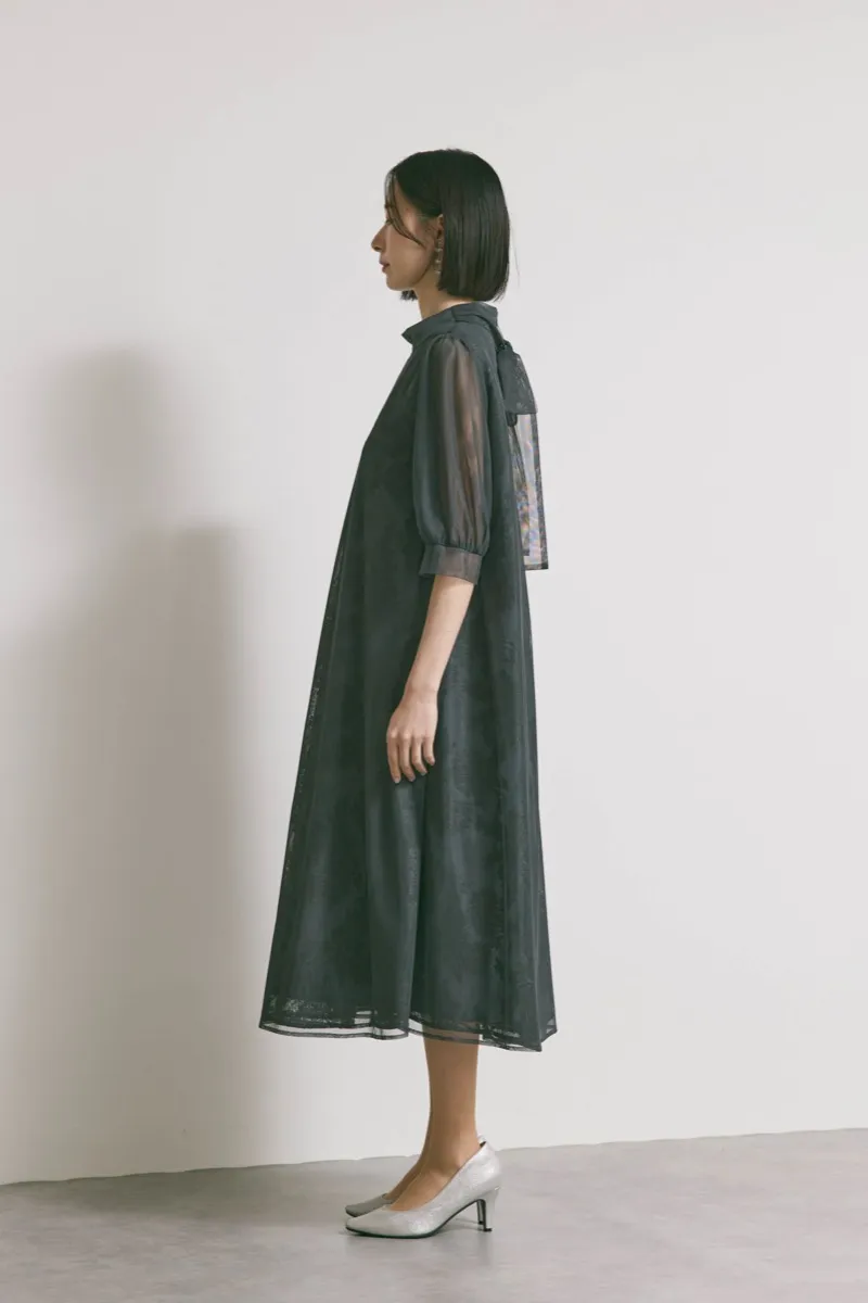 グレーのチュールレースAラインドレス