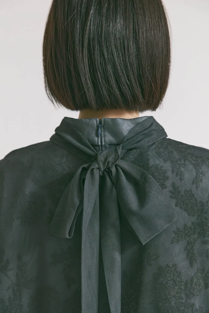 グレーのチュールレースAラインドレス