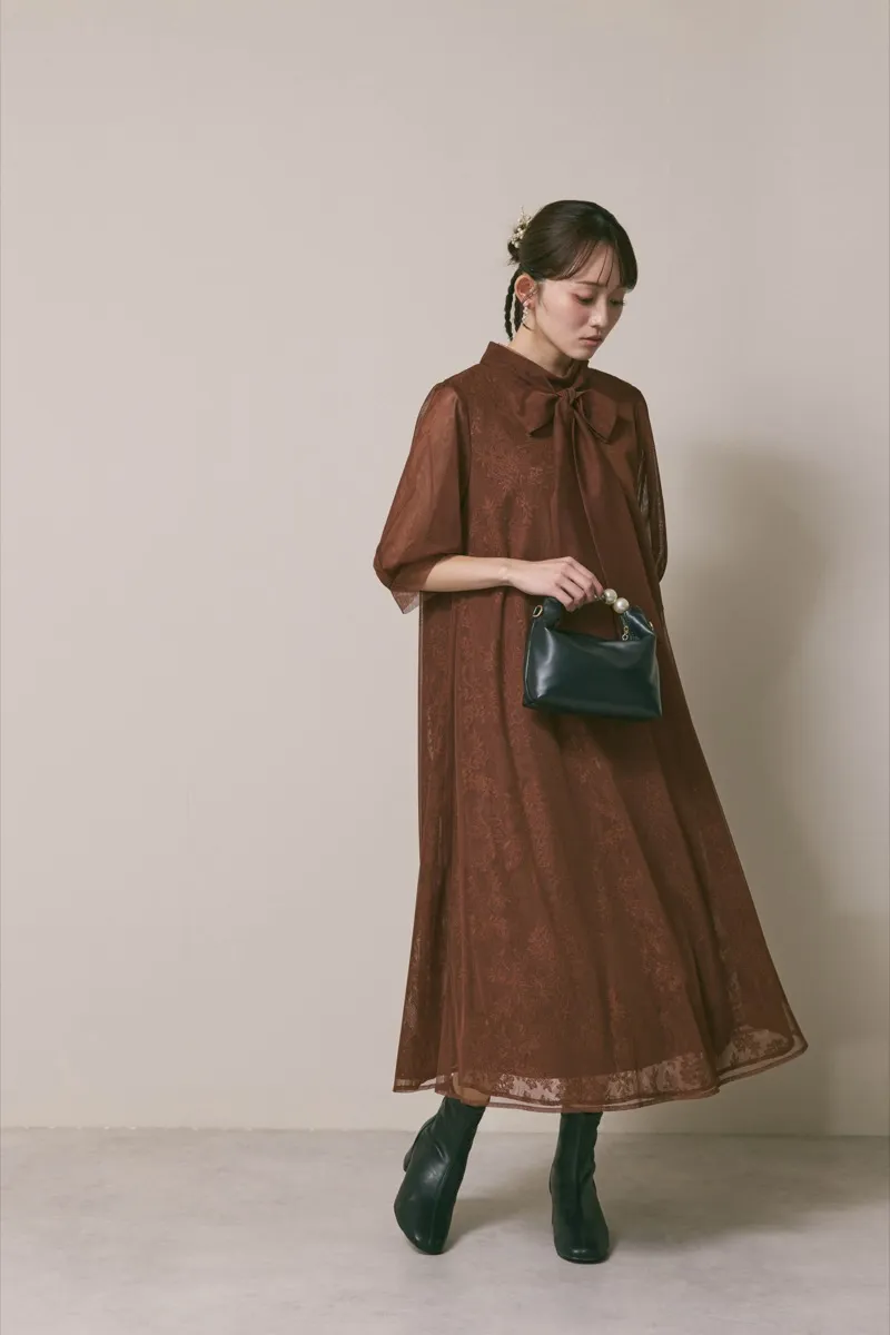 ブラウンのチュールレースAラインドレス