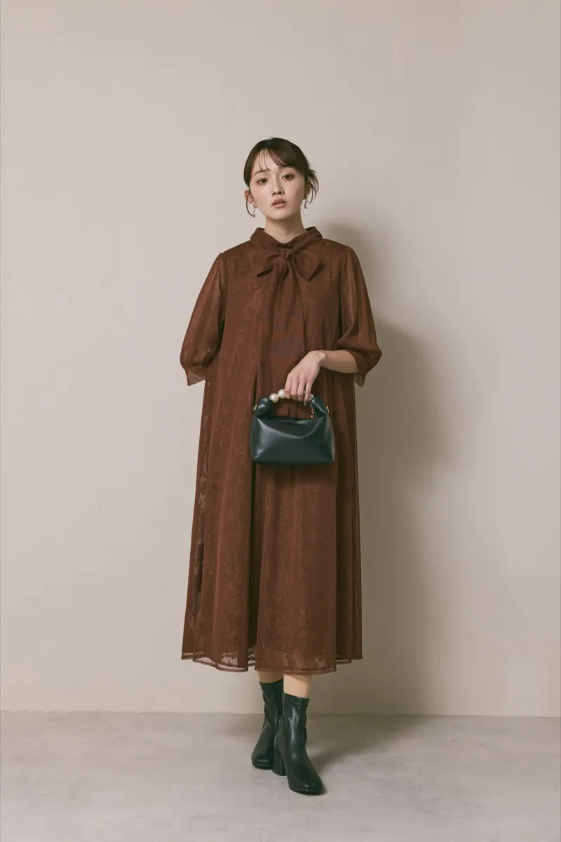 ブラウンのチュールレースAラインドレス