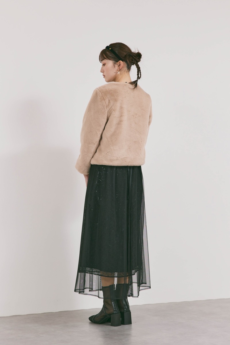 ブラックのシアーエプロンレースドレス