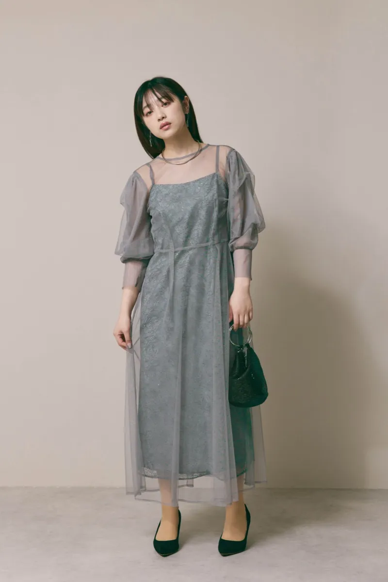 グレーのシアーエプロンレースドレス