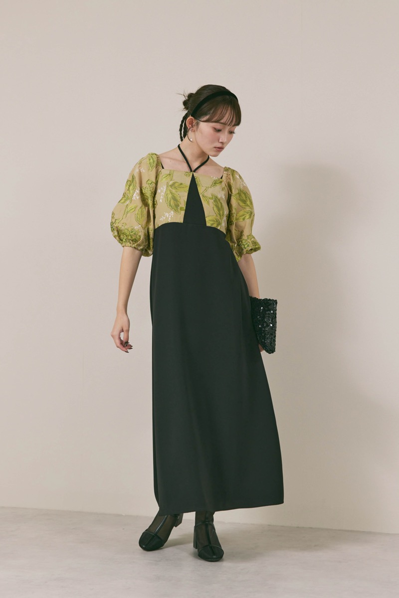 ブラック×ベージュのスイッチングジャガードドレス