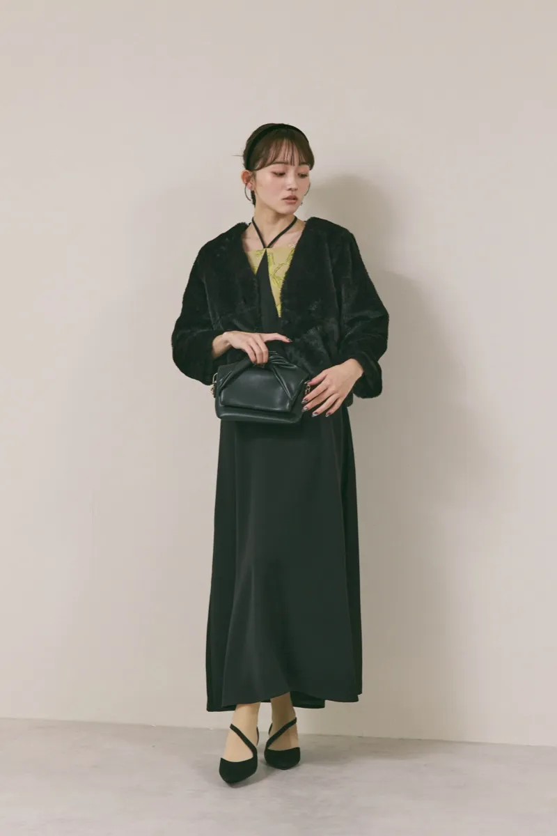 ブラック×ベージュのスイッチングジャガードドレス