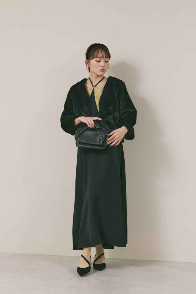 ブラック×ベージュのスイッチングジャガードドレス