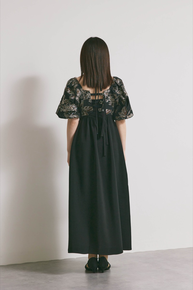 ブラックのスイッチングジャガードドレス