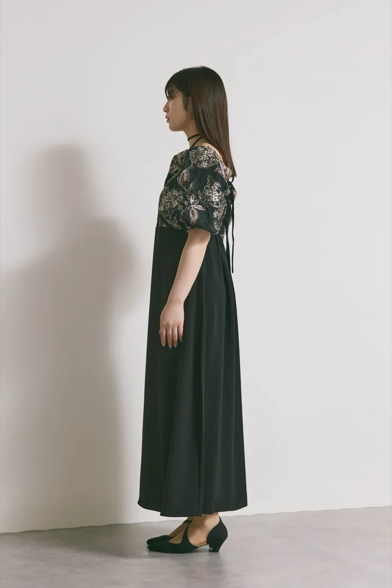 ブラックのスイッチングジャガードドレス