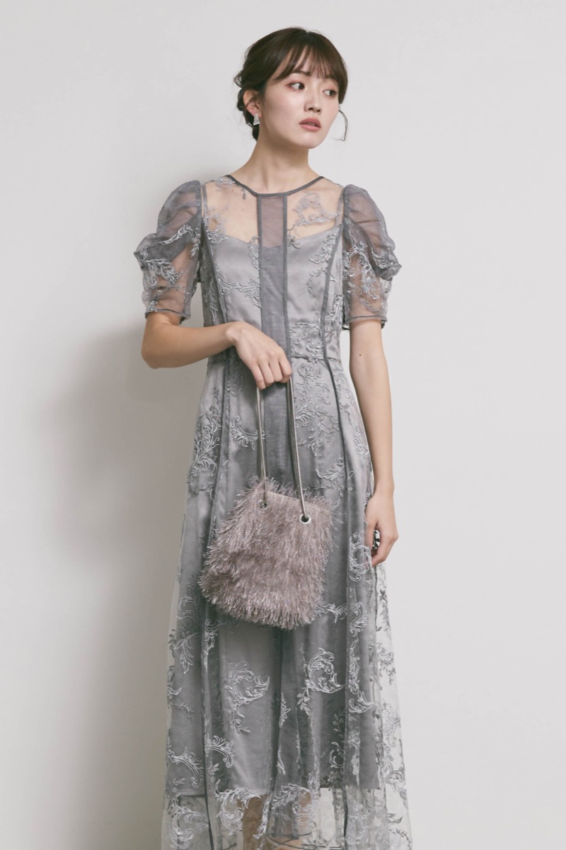 グレーのコードフラワレースドレス