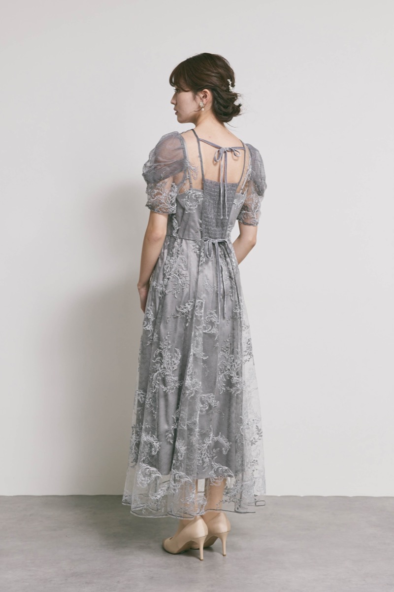 グレーのコードフラワレースドレス