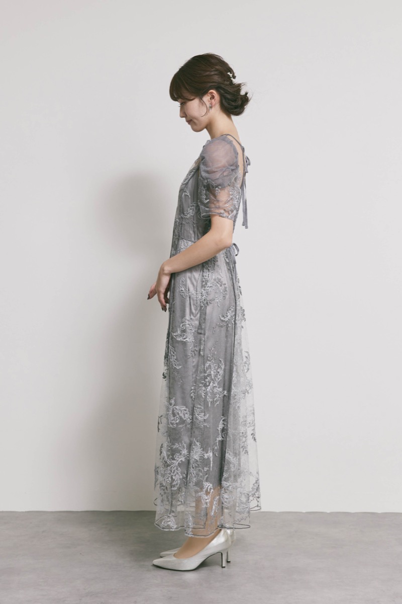 グレーのコードフラワレースドレス
