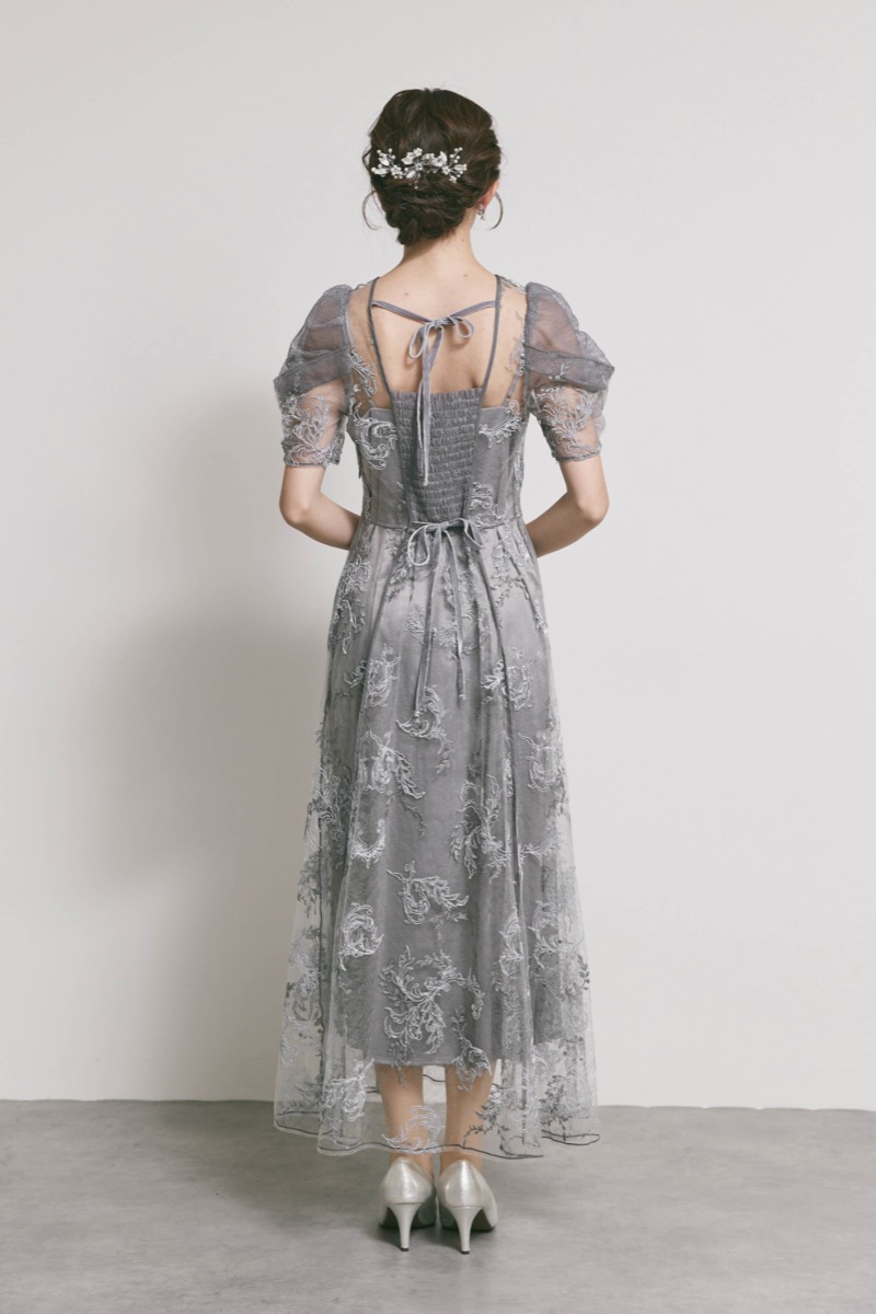 グレーのコードフラワレースドレス