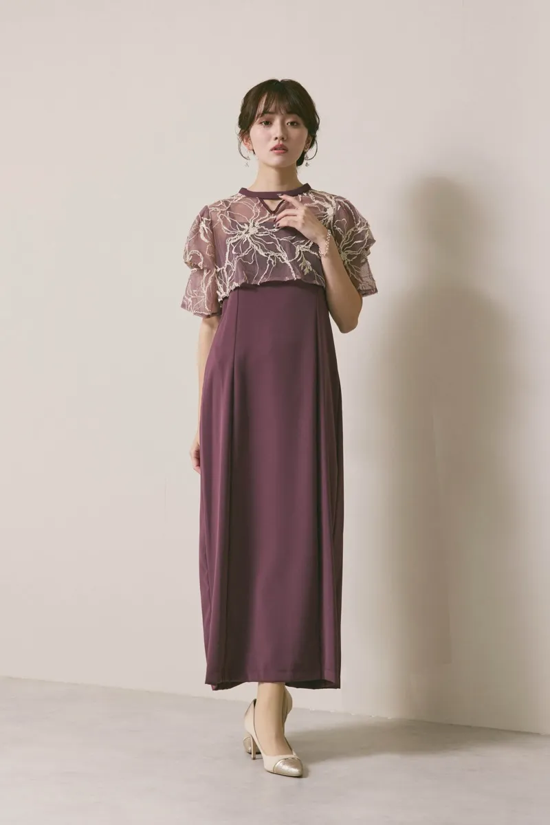 グレイッシュレッドのフラワーモール刺繍ドレス